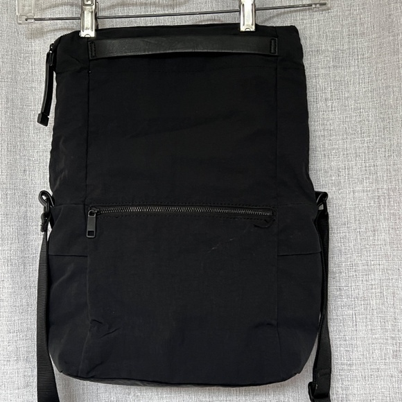 Lululemon Crossbody Bag Fold Over Top Zip Front Pocket 11” x 8” Black Nylon - Picture 5 of 8